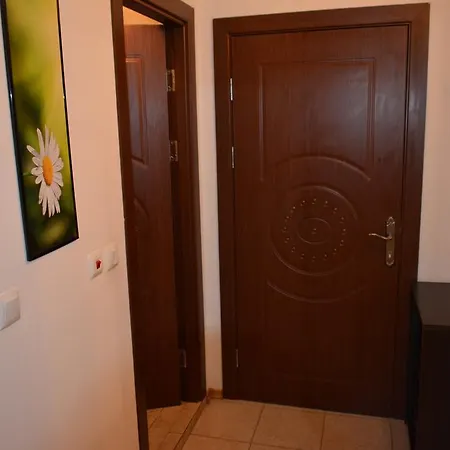 Emerald Apartment